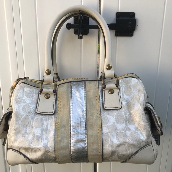 Coach Handbags - Rare Vintage Coach Satchel A05U-2186